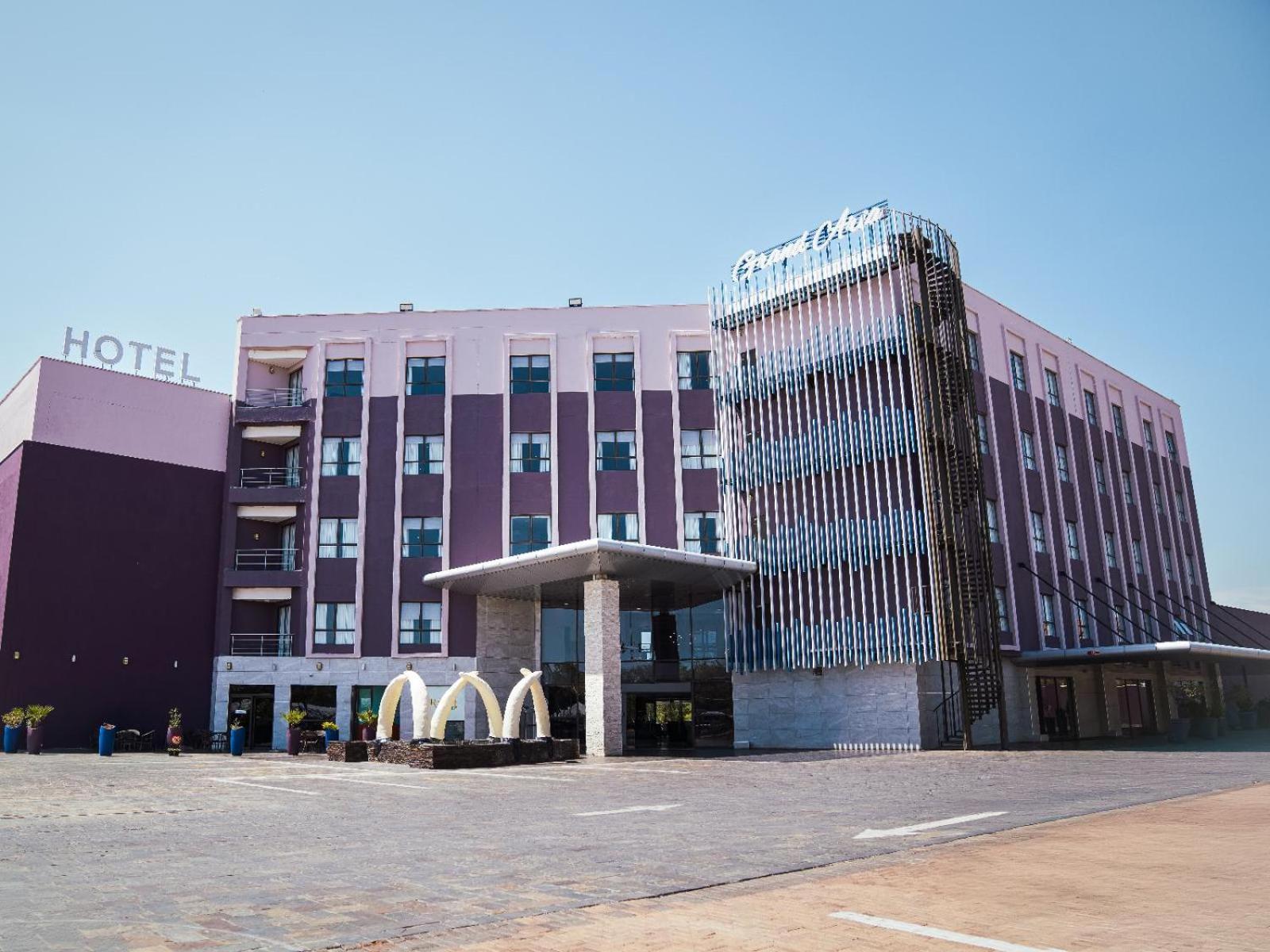 The Grand Aria Hotel And Conference Centre غابورون المظهر الخارجي الصورة